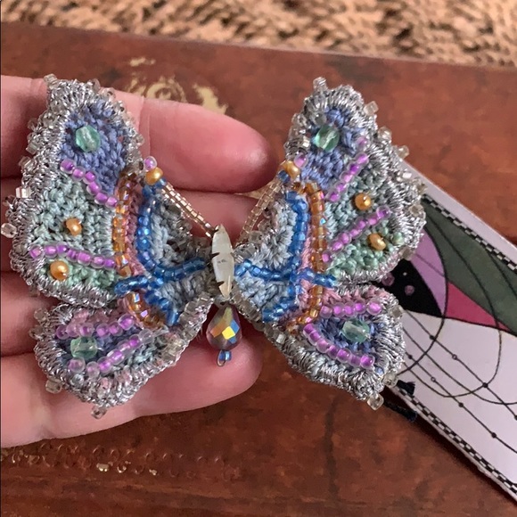 Edera handmade one of a kind butterfly broach - Picture 2 of 5